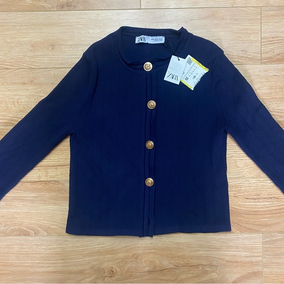 Zara knit cardigan with gold buttons - Picture 2 of 15